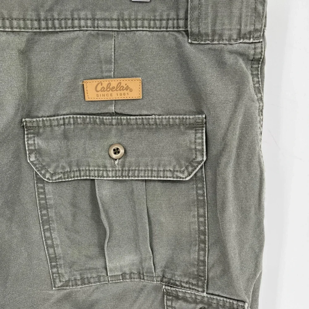 Cabelas Men's Green 7-Pocket Canvas Cargo Shorts Size 40